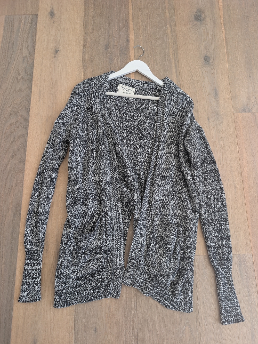 Abercrombie & Fitch Women's Black and White Marled Open-Front Cardigan